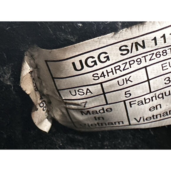 UGG 1113190 - Classic Black Shearling-Lined Waterproof Mini Pull-On Ankle Boot 7 - Picture 3 of 12